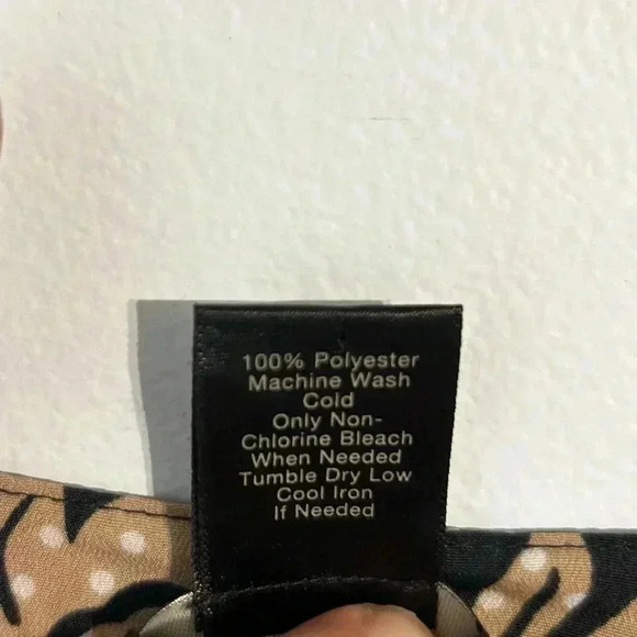 Women’s size, large petite Ann Taylor blouse. Great pre-on condition. - Picture 8 of 8